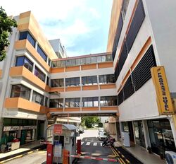 Upper Serangoon Shopping Centre (D19), Shop House #624913891
